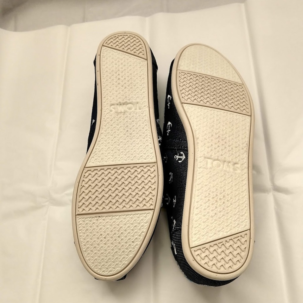 *SALE*Toms Classic Navy Anchors Embroidered Shoes. - Picture 4 of 4